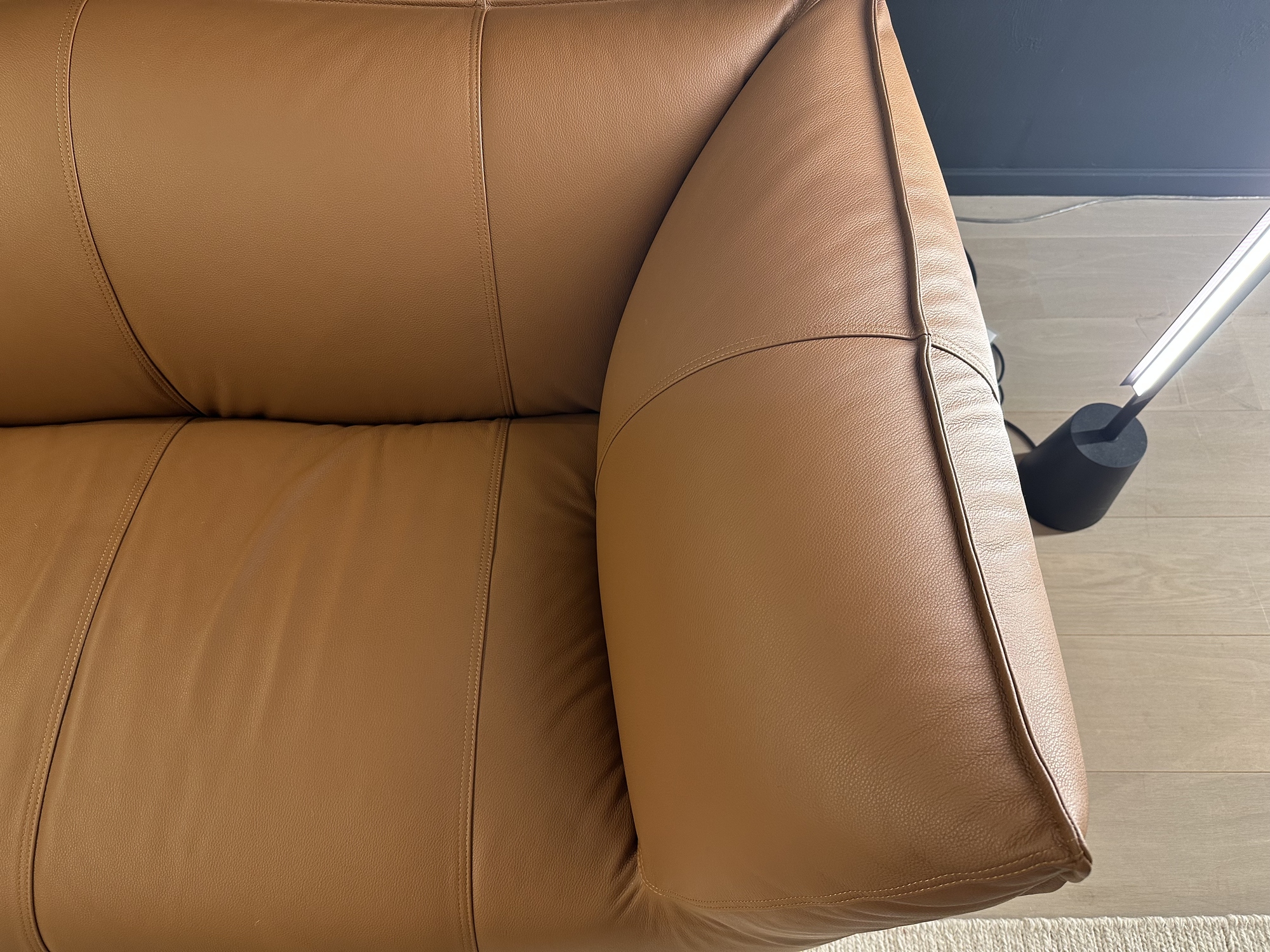 B&B Italia-2-zit,1-zit en poef Le Bambole in leer cognac naturel