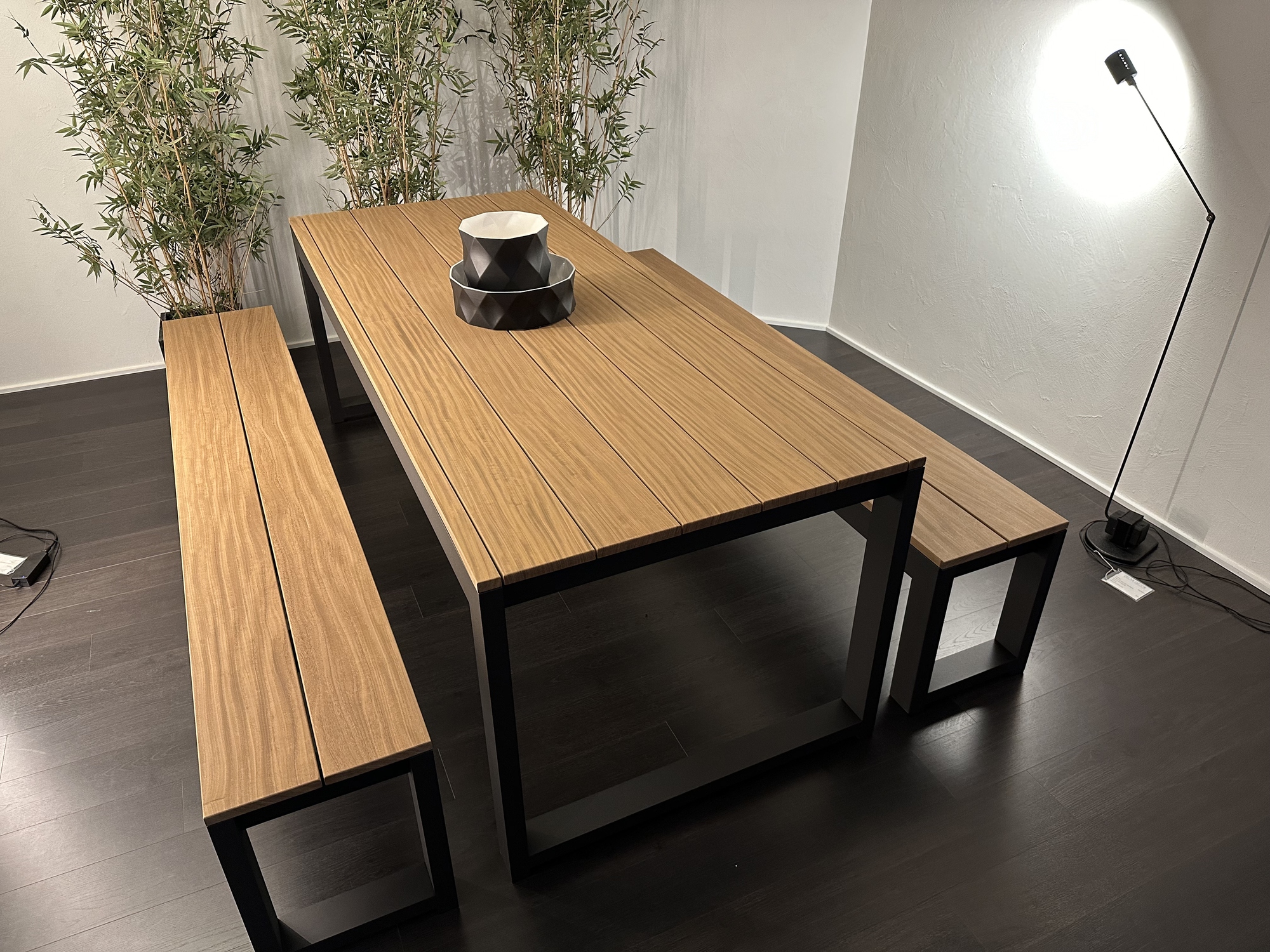 Outdoor-Bastalpe tafel met 2 zitbanken- bartafel met 4 barkrukken