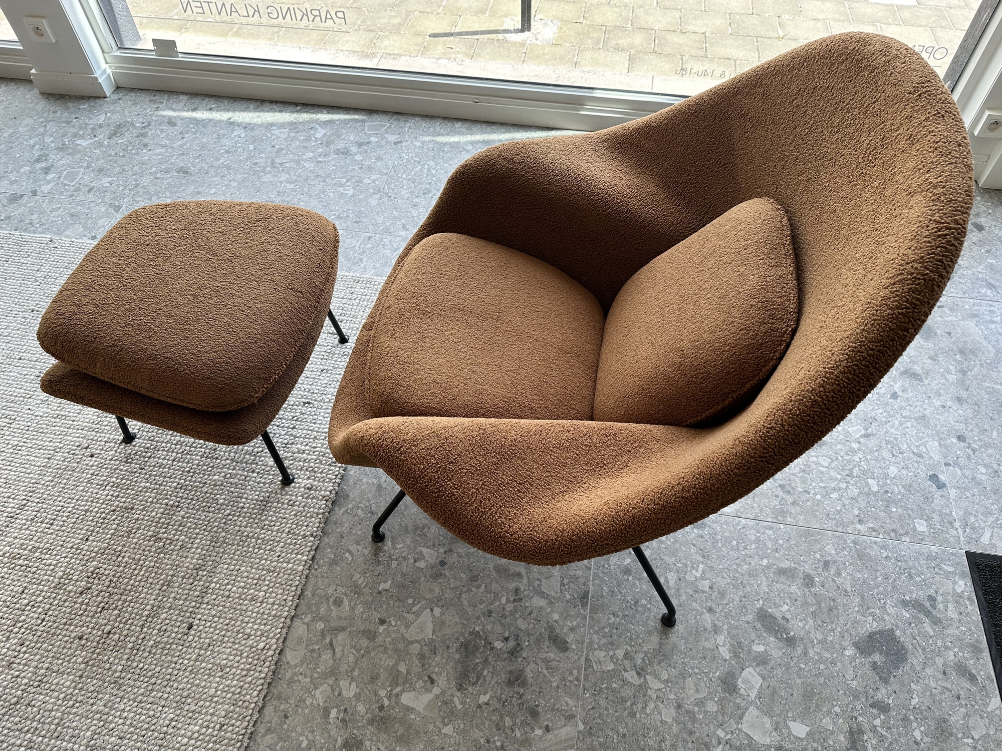 Knoll-The Womb chair ontwerp 1948
