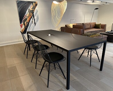 Arco- tafel Slim in eik carbon -30%