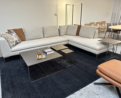 B&B Italia- hoekopstelling Charles in stof beige (327x230cm) - 30%