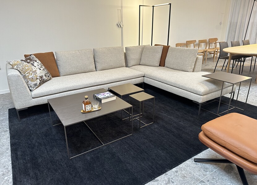 B&B Italia- hoekopstelling Charles in stof beige (327x230cm) - 30%