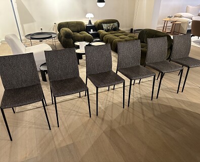 Zanotta - 6 x stoel Lia in stof antraciet, poten alu zwart gelakt -30%