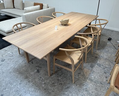 Carl Hansen-eettafel en 6 armstoelen in eik wit geolied -30%
